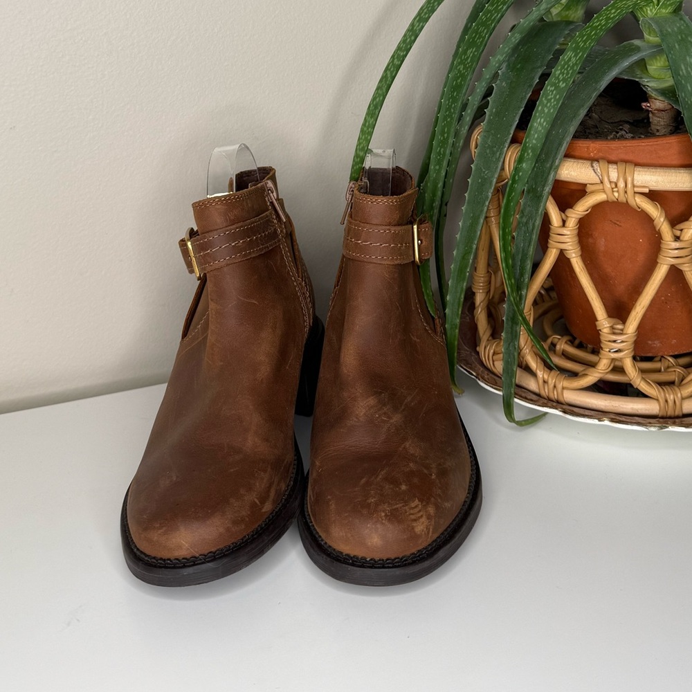 Clarks Collection NWT Cognac Leather Ankle Boots Buckle Zip Booties 6.5 - Picture 3 of 11